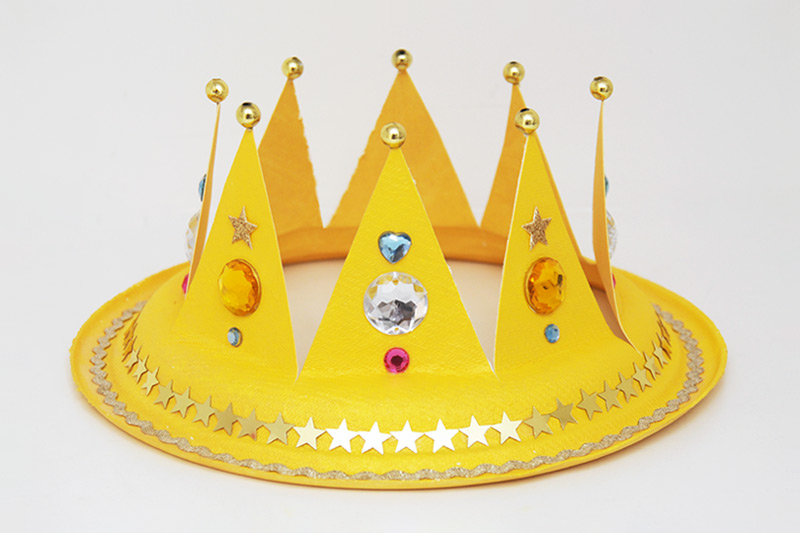 MORE IDEAS - Make a sparkly crown.