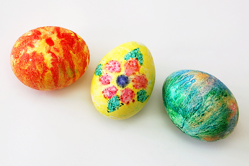 Crayon Melt Easter Eggs craft