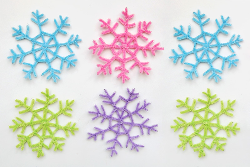 Pipe Cleaner Snowflakes 