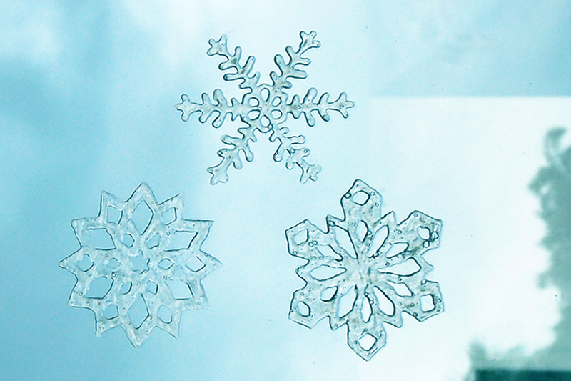 Snowflake Window Clings craft