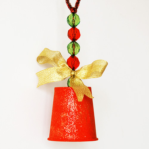 33 Lovely Jingle Bell Christmas Decor Ideas - Shelterness