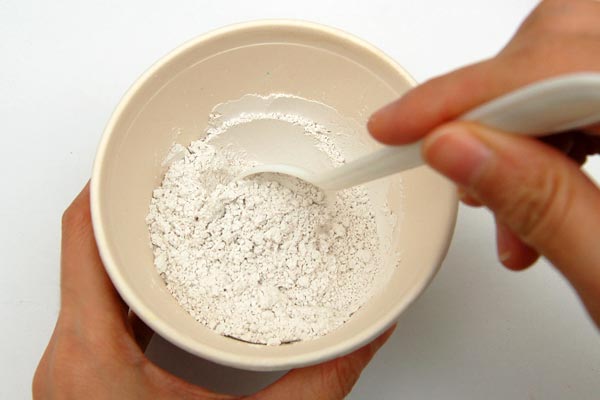 Mixing Plaster of Paris, Craft Recipes & How-To's