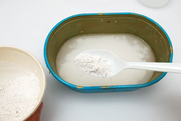 Mixing Plaster of Paris, Craft Recipes & How-To's