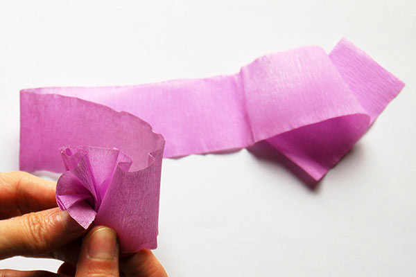 How to Make Crepe-Paper Flowers