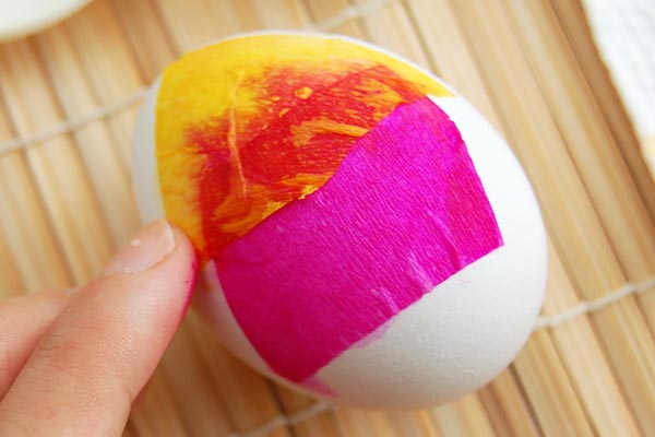 Method 1: Step 5 Crepe Paper Stained Eggs