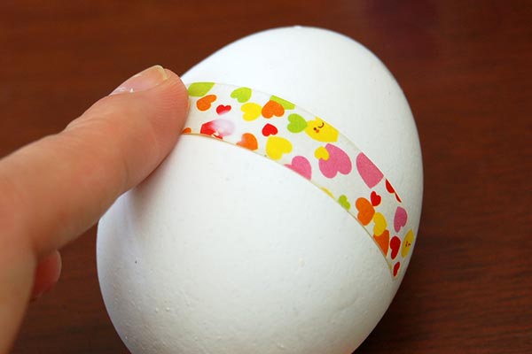 MORE IDEAS - Step 3: Place the strip on the egg.
