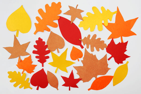 Fall Leaf Wreath | Kids' Crafts | Fun Craft Ideas | FirstPalette.com