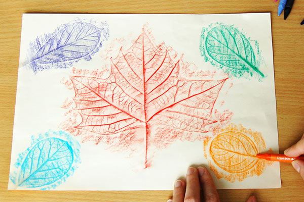 Leaf Rubbings | Kids' Crafts | Fun Craft Ideas | FirstPalette.com