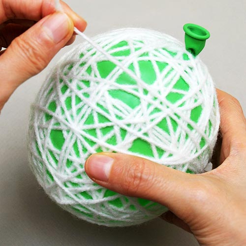 Yarn or String Christmas Ornaments, Kids' Crafts